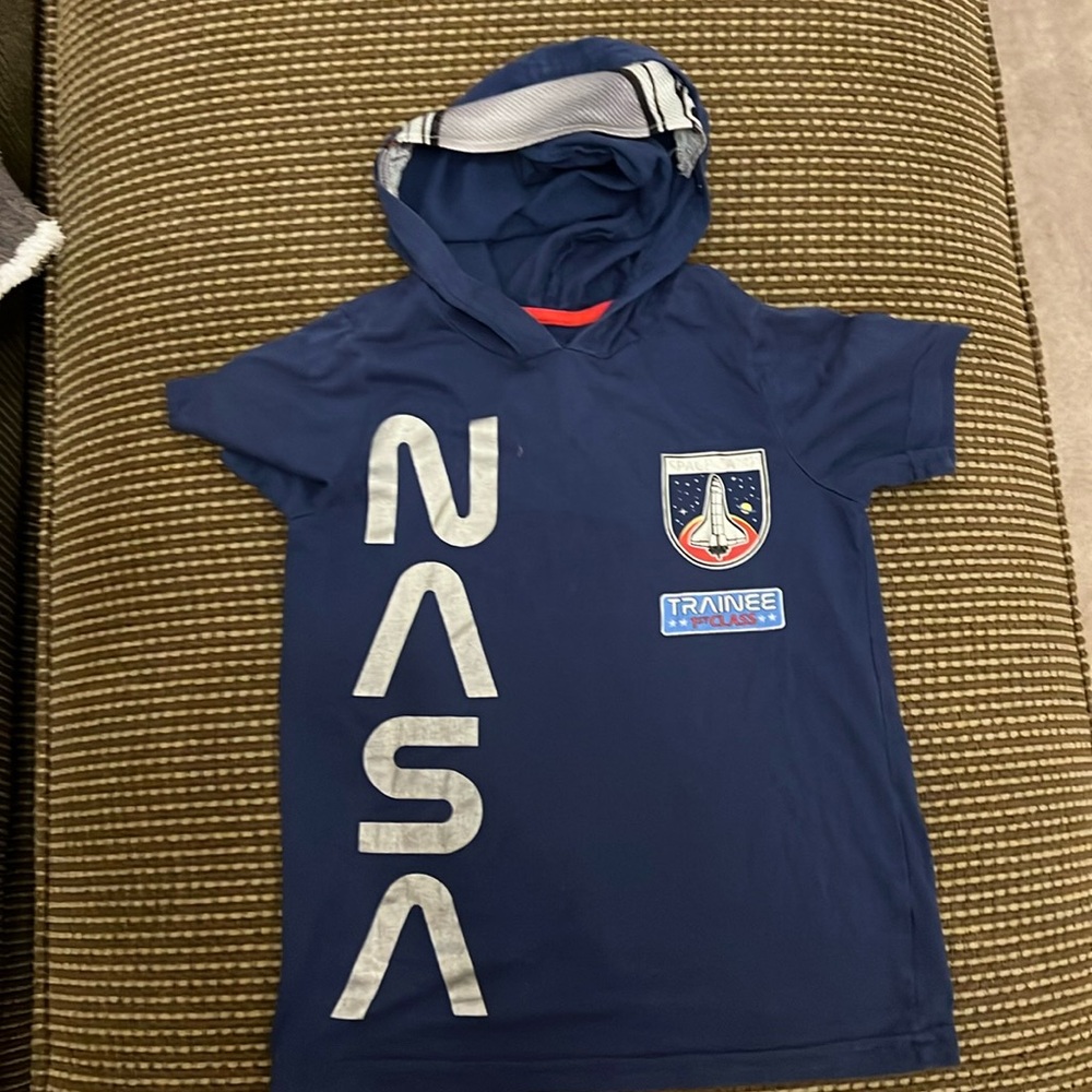 5 for $10 NASA short sleeve tee hoodie size 6